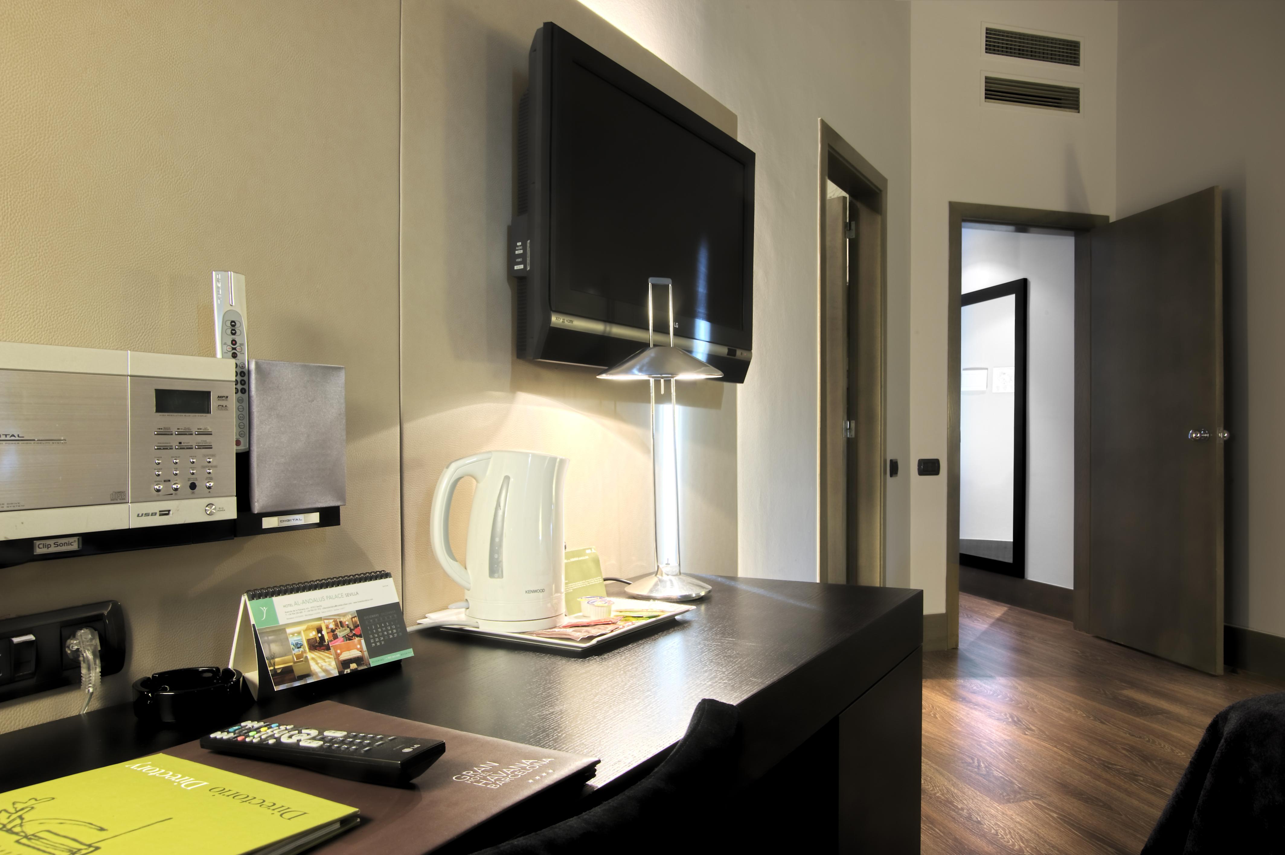 Gran Hotel Havana 4Sup By Escampa Hotels บาร์เซโลนา ภายนอก รูปภาพ
